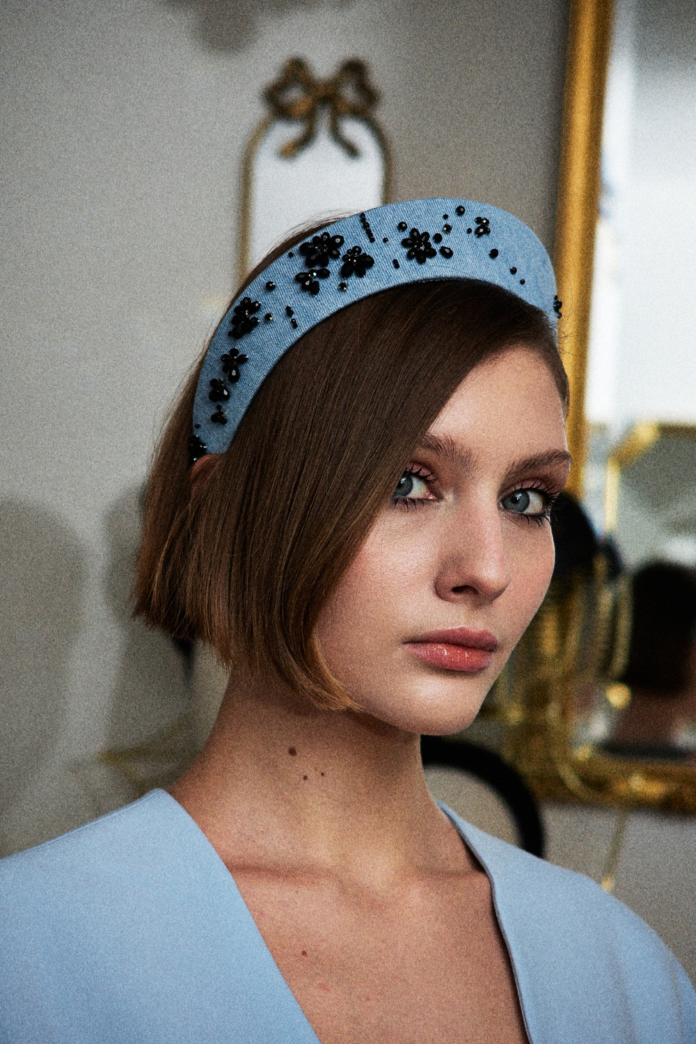 Кокошник из голубой джинсы с черными цветами S