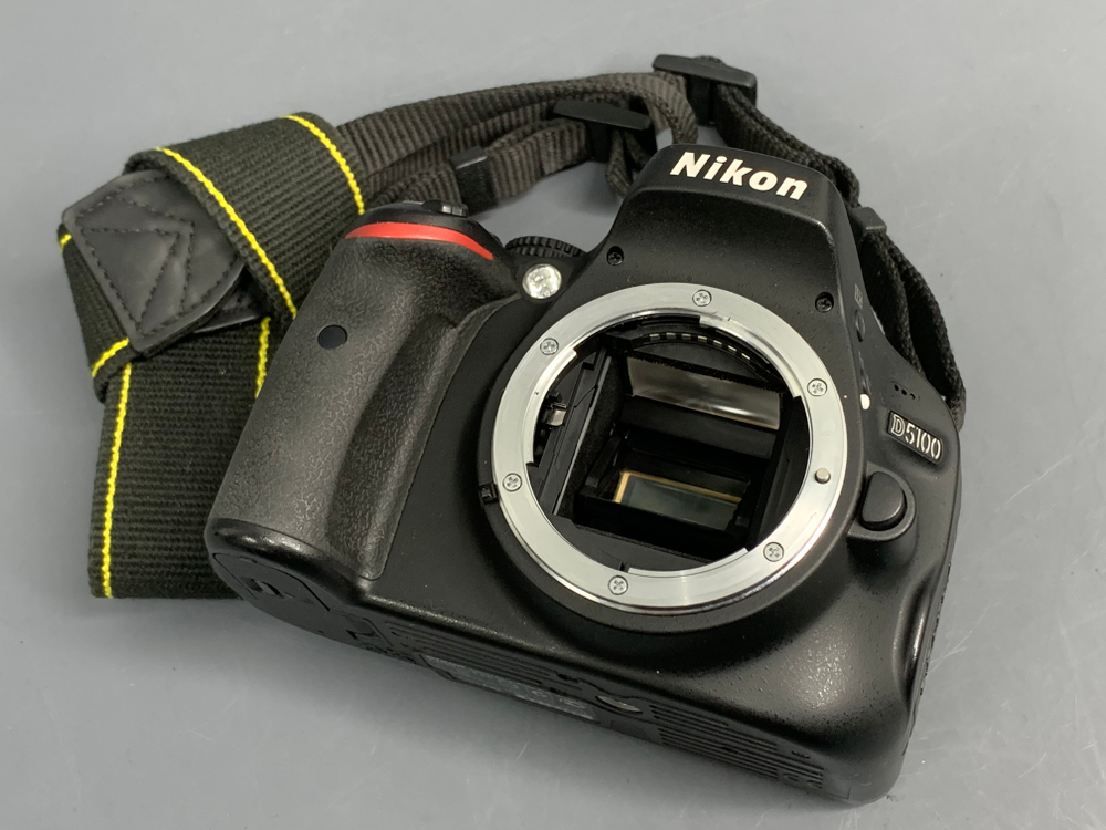 Nikon D5100 kit 18-55mm 10.800 кадров