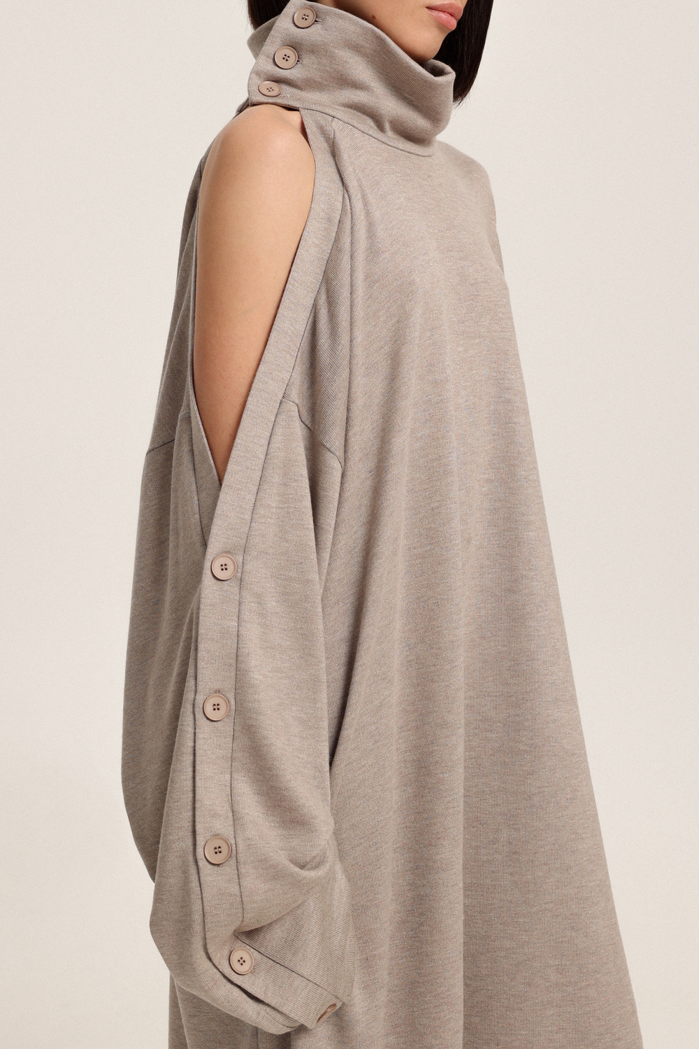 Платье трикотажное на пуговицах