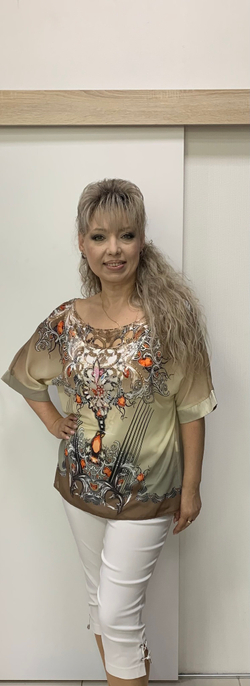 Нарядная цветная двойка с ажурным оформлением