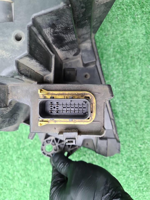 Фара правая Volvo FH 4 (2013-н.в.) галоген