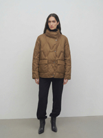 Легкая куртка на пуху