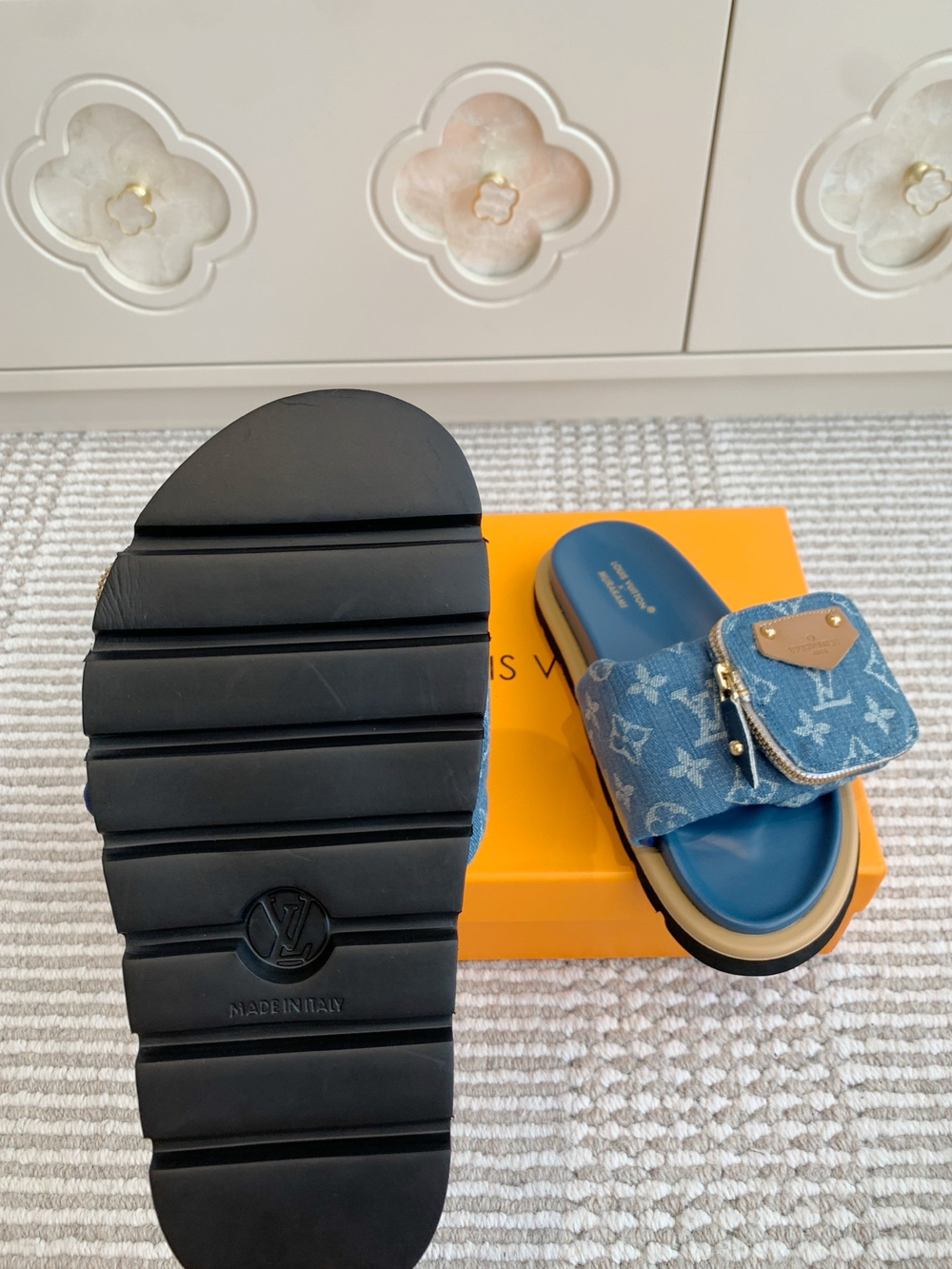 Louis Vuitton Pool Pillow Flat Comfort Mule