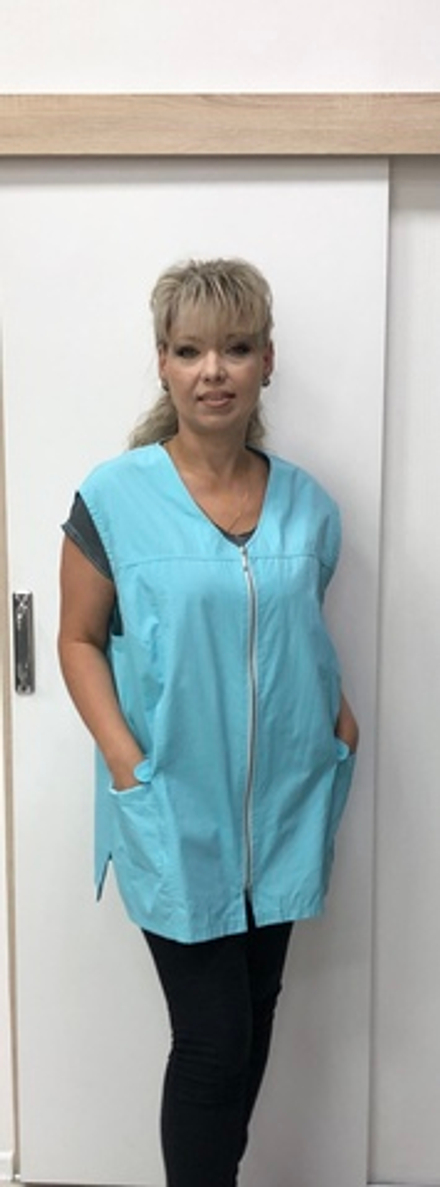 Голубой летний жилет-безрукавка