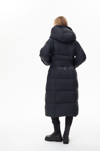 Черный длинный стеганый пуховик с поясом