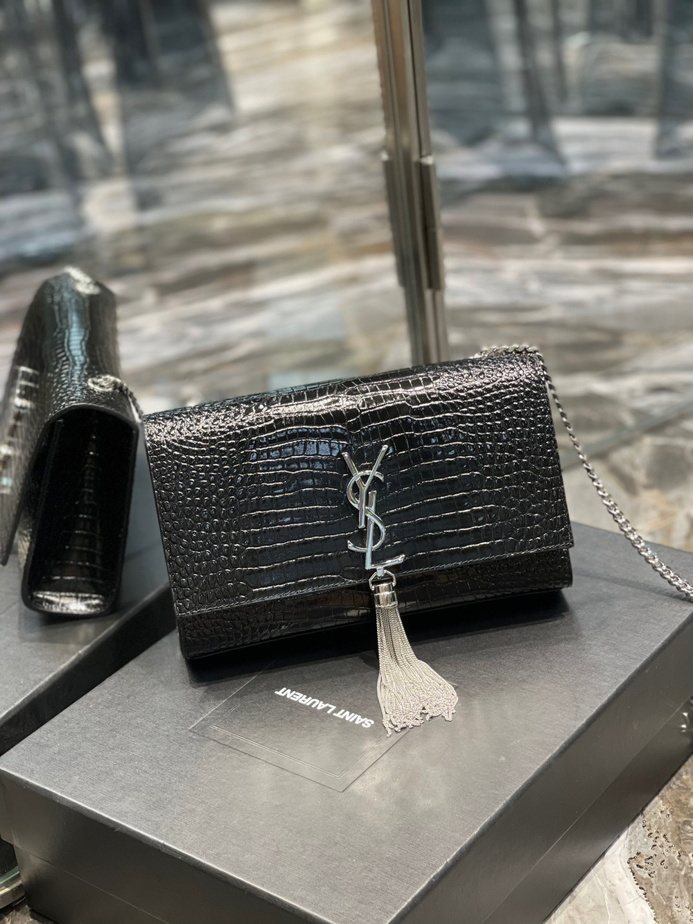 Saint Laurent Kate Medium Bag 24 cm