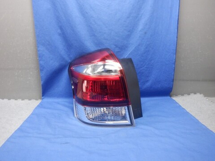 стоп левый Toyota Corolla Fielder NZE161 164 NKE165 13-106