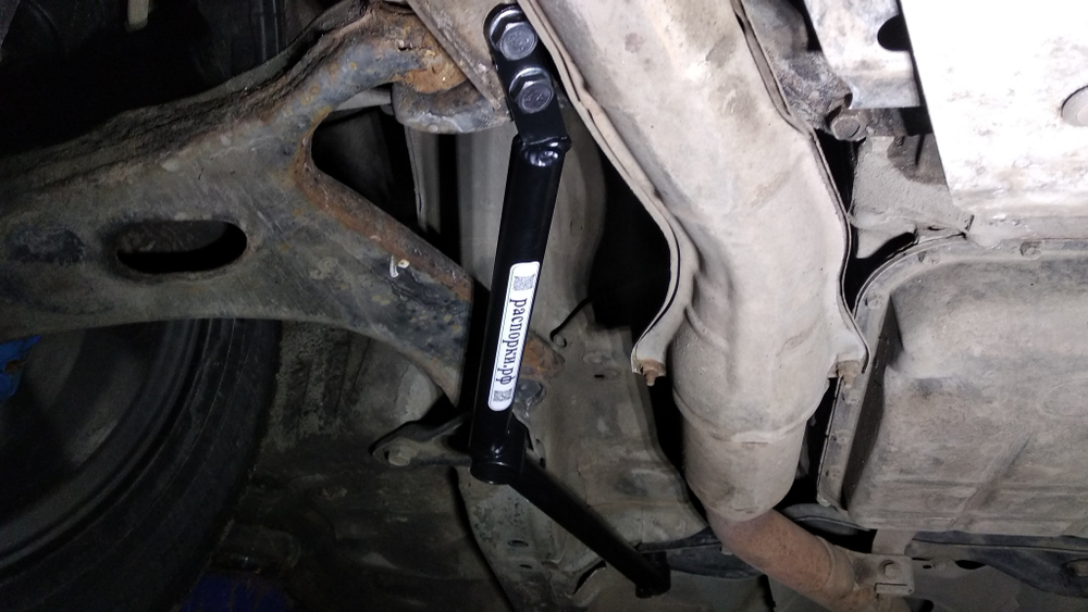 Усилитель переднего подрамника 3-х точечный цельный Subaru Forester 3 (SH), Subaru Impreza 3 (GH), Subaru Outback 3 (BP) и Subaru Legacy 4 (BL)