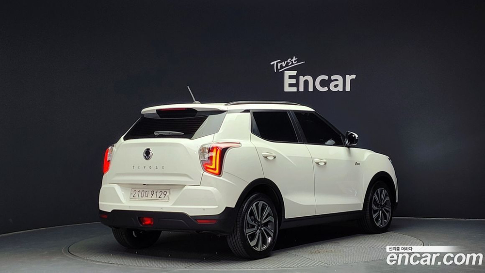 KG Mobility (Ssangyong) Very New Tivoli Бензин 1.5 2WD (07.2020)