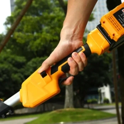 DEKO ST40V 40В снегоуборщик аккумуляторный (2 x 4 Ач, 2 ЗУ) ковш 35 см, выброс 6 м 063-4442