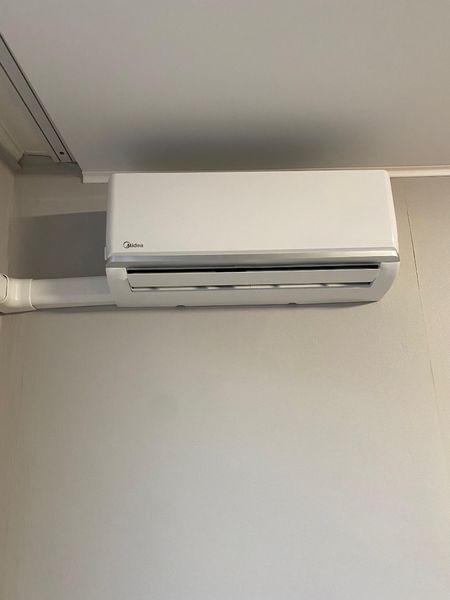 Успешная установка сплит-системы Midea Primary в квартире
