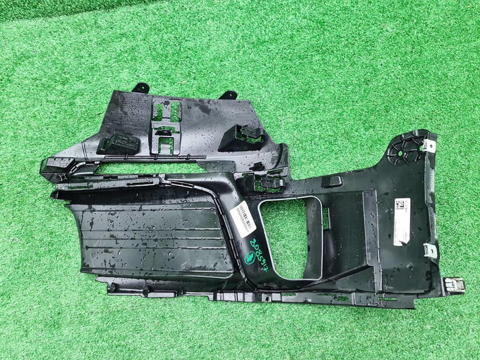 Кронштейн бампера RH Porsche 911 GT3 992 (21-нв)