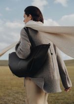 Сумка Polene Cyme EDITION TEXTURED BLACK WITH ECRU STITCHING