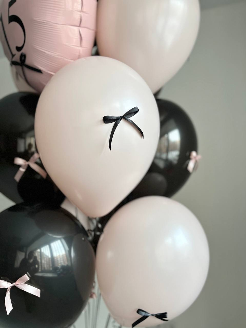 Воздушные шары с бантиками розово черные №2649