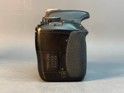Canon 600D Body 28444 Кадров не работает датчик положения экрана