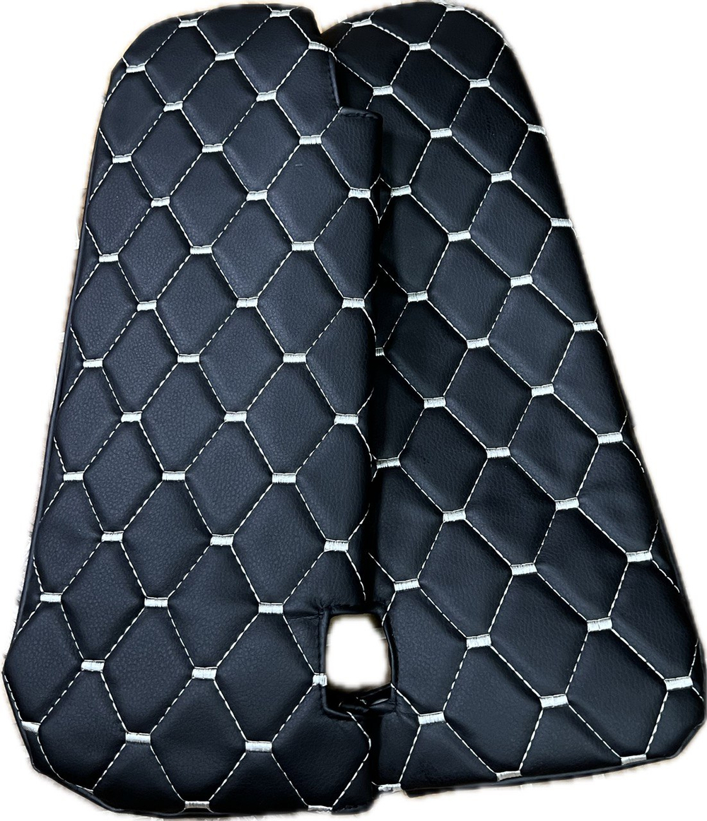 Чехлы на козырьки ЛАДА Ларгус, РЕНО Логан, Дастер, Сандеро (белая нить Рубин)