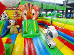 Коммерческий надувной батут "Зверята на радуге" 10*7*2.8 м