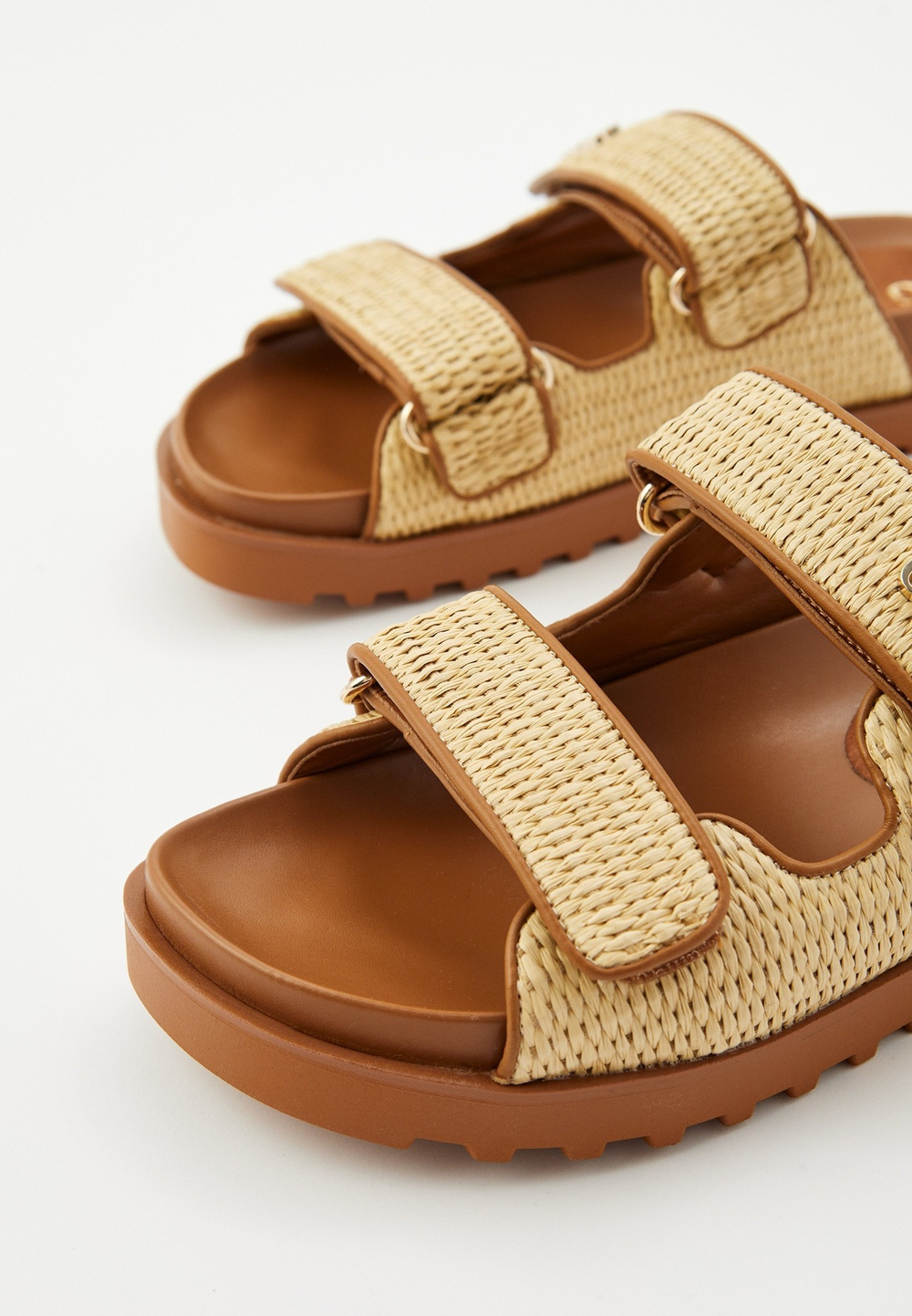 Шлепанцы женские GUESS FADELIZE