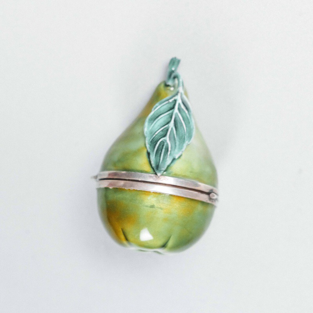 Декоративная шкатулка в форме груши