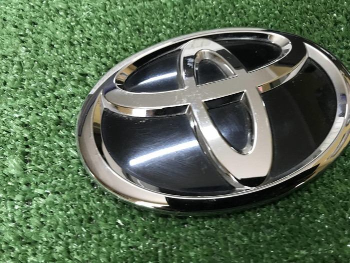 Эмблема крышки багажника Toyota LC Prado 150 17-нв