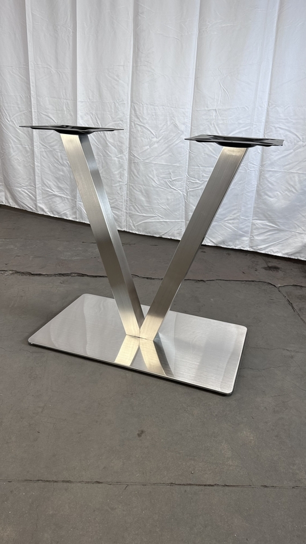 Подстолье стальное 1048EM