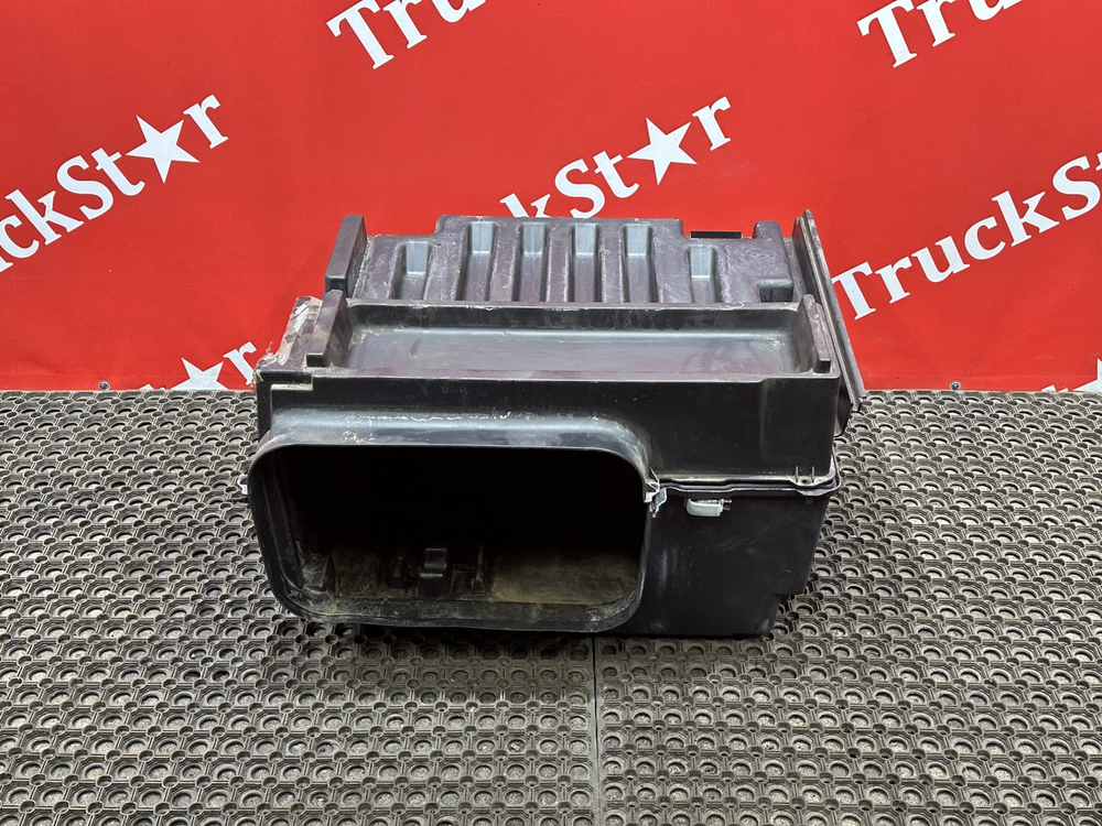 Ящик инструментальный левый 2018г.