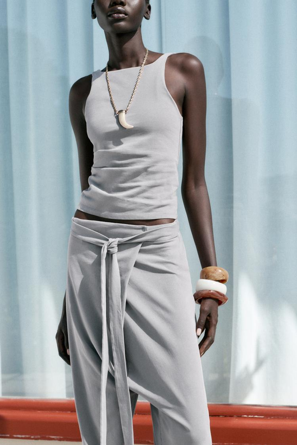 ZARA ТОП ИЗ ТКАНИ С ЭФФЕКТОМ ПОТЕРТОСТИ СО СКЛАДКАМИ, СЕРО-СИНИЙ