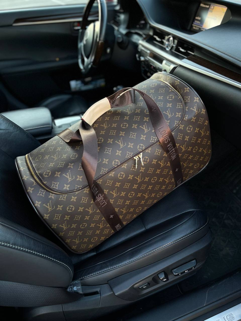 Сумка Louis Vuitton