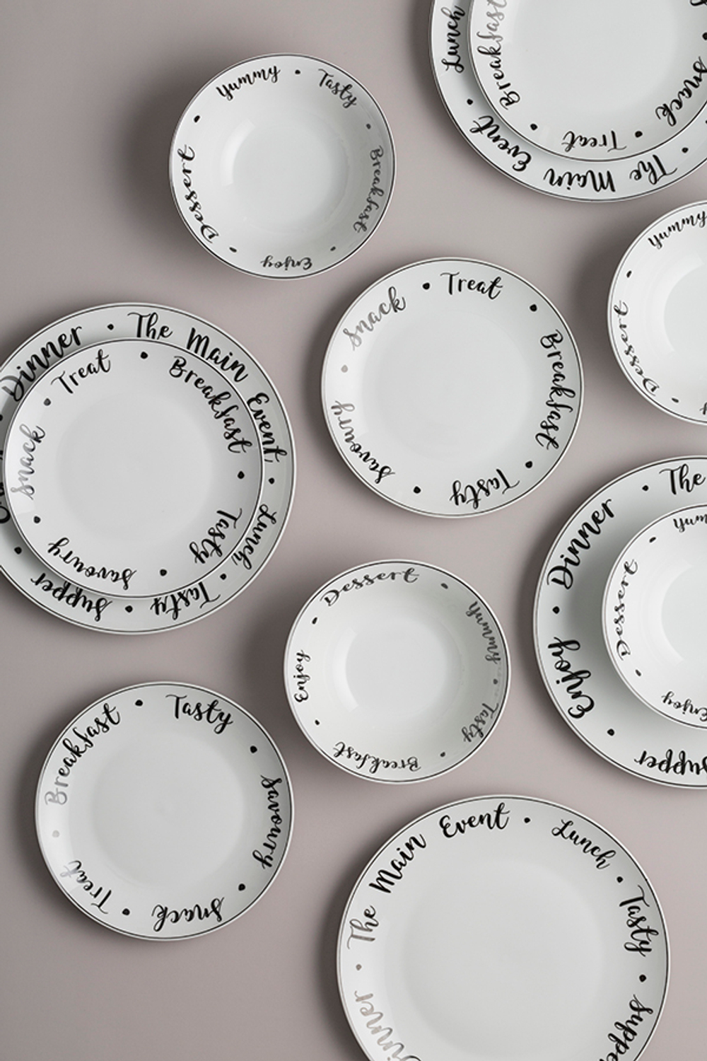 Тарелка carnaby script d 21 см