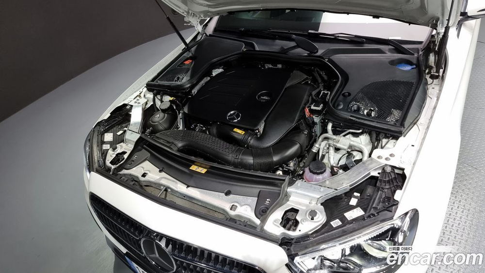 Mercedes-Benz E-Class W213 E350 4MATIC Avangarde (10.2022)