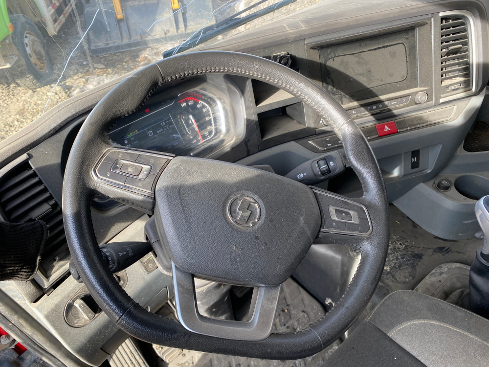 Shacman (Shaanxi) SX* 6x4 Седельный тягач SX42584V324 (Дизельный, 11,6 л, 423 л.с., МТ)