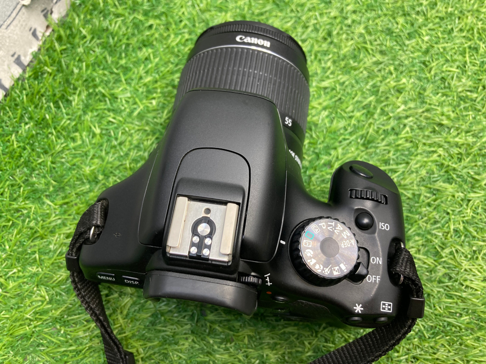 Canon 550D kit 18-55mm 3.5-5.6 IS II 19.200 кадров