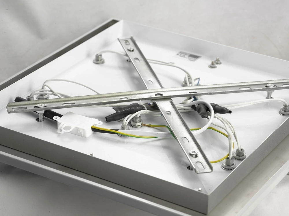 Потолочная люстра Lussole LARIANO GRLSA-5407-09