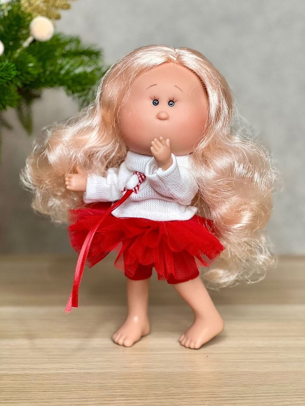 Кукла Nines виниловая 30см MIA CASE (3423)