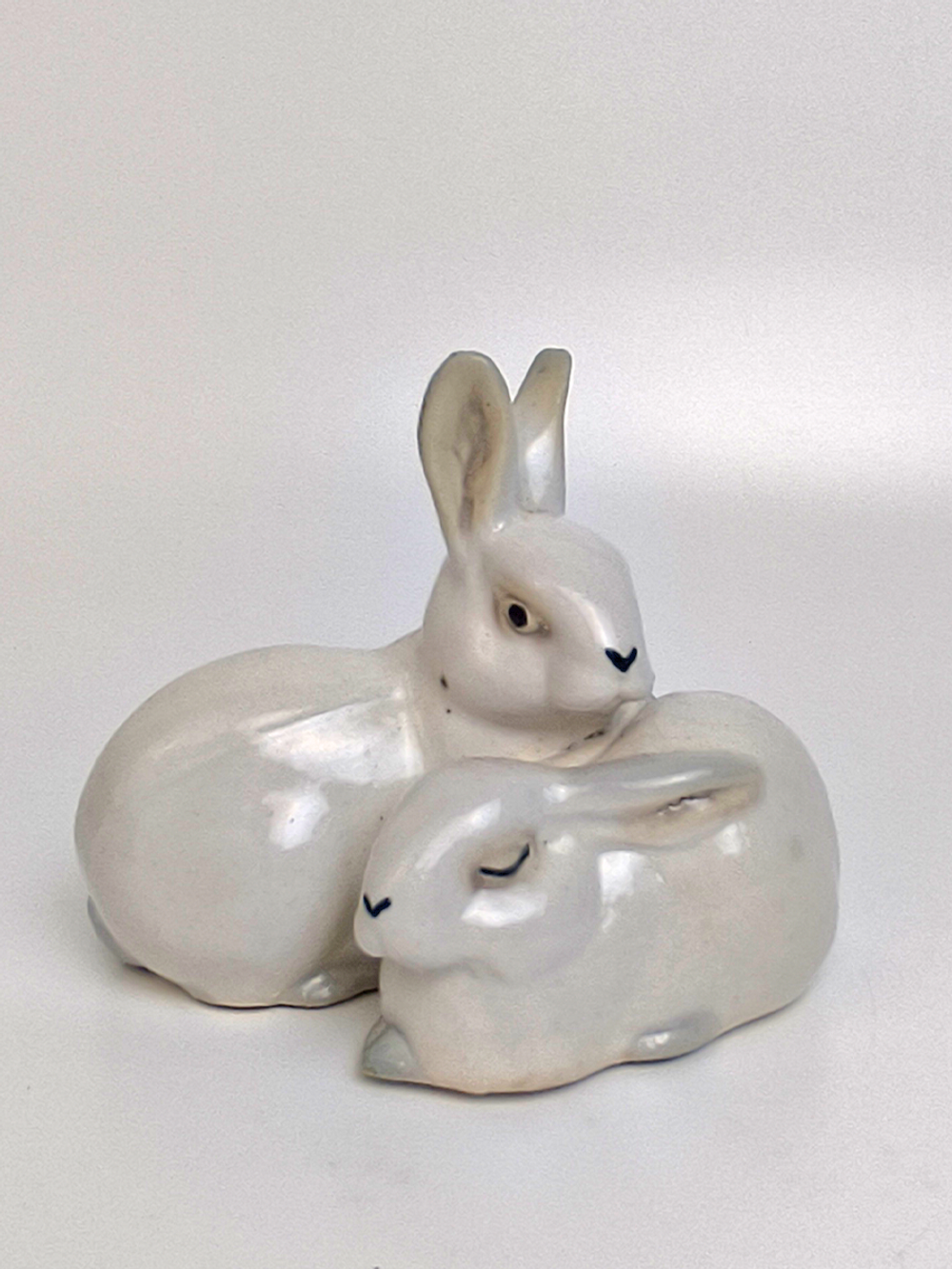 Фарфоровая статуэтка "Зайцы" Артель "Прогресс"