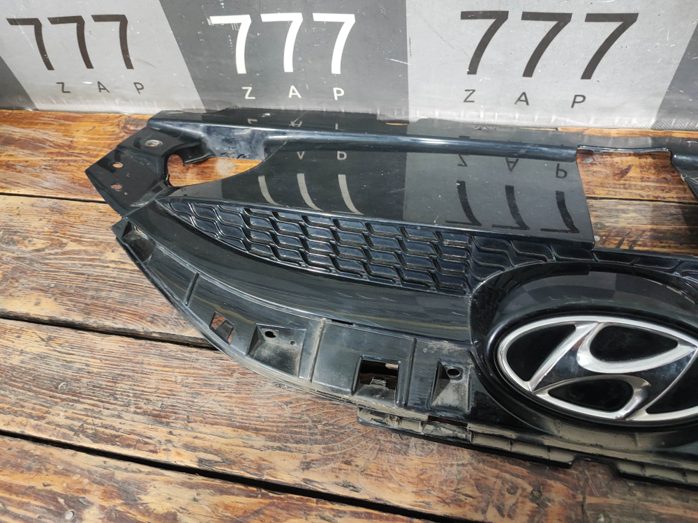 Решетка радиатора Hyundai ix35 (LM) 10-15 Б/У Оригинал 863512Y000