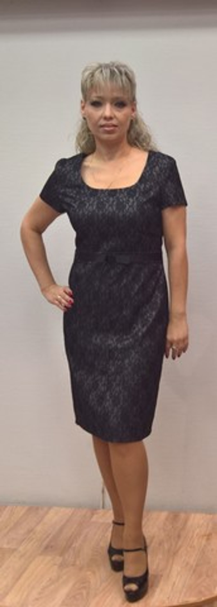 Черное гипюровое платье