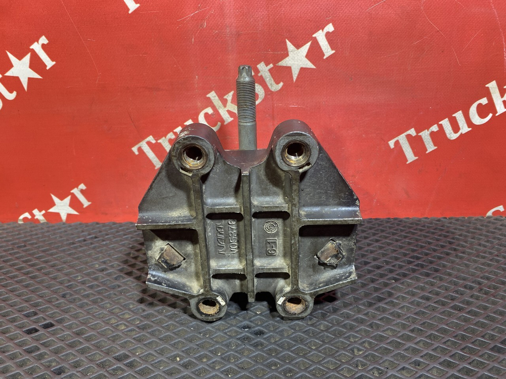 Подушка двигателя передняя 2019г