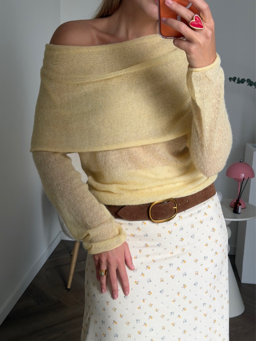 Тонкий свитер паутинка банановый