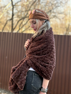 Накидка /жилет с карманами и поясом шоколад