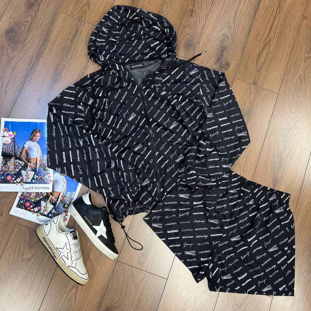 Костюм Balenciaga