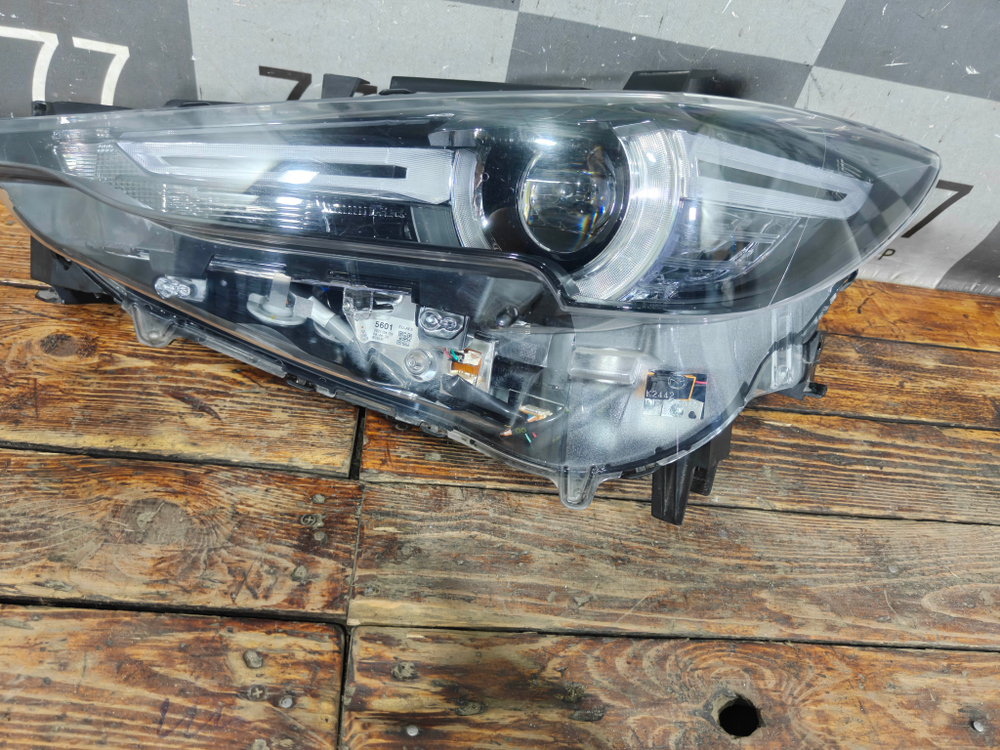 Фара левая Adaptive LED Mazda CX-5 2 (KF) 17-нв Б/У Оригинал KB8P51041J