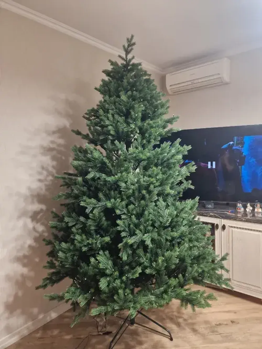 Ель искусственная «Торжественная» (Литая хвоя) 210 см / 2.1 м