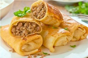 БЛИНЧИКИ ФАРШИРОВАННЫЕ МЯСОМ (4 шт)