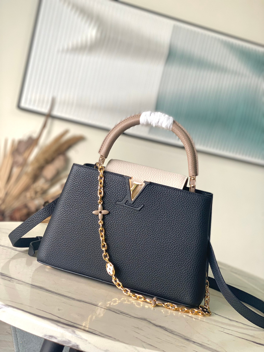 Louis Vuitton Capucines MM