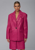 Женская кожаная юбка фуксия с разрезом