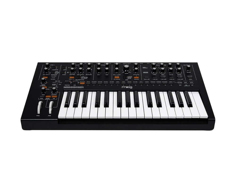 Синтезатор Moog Messenger