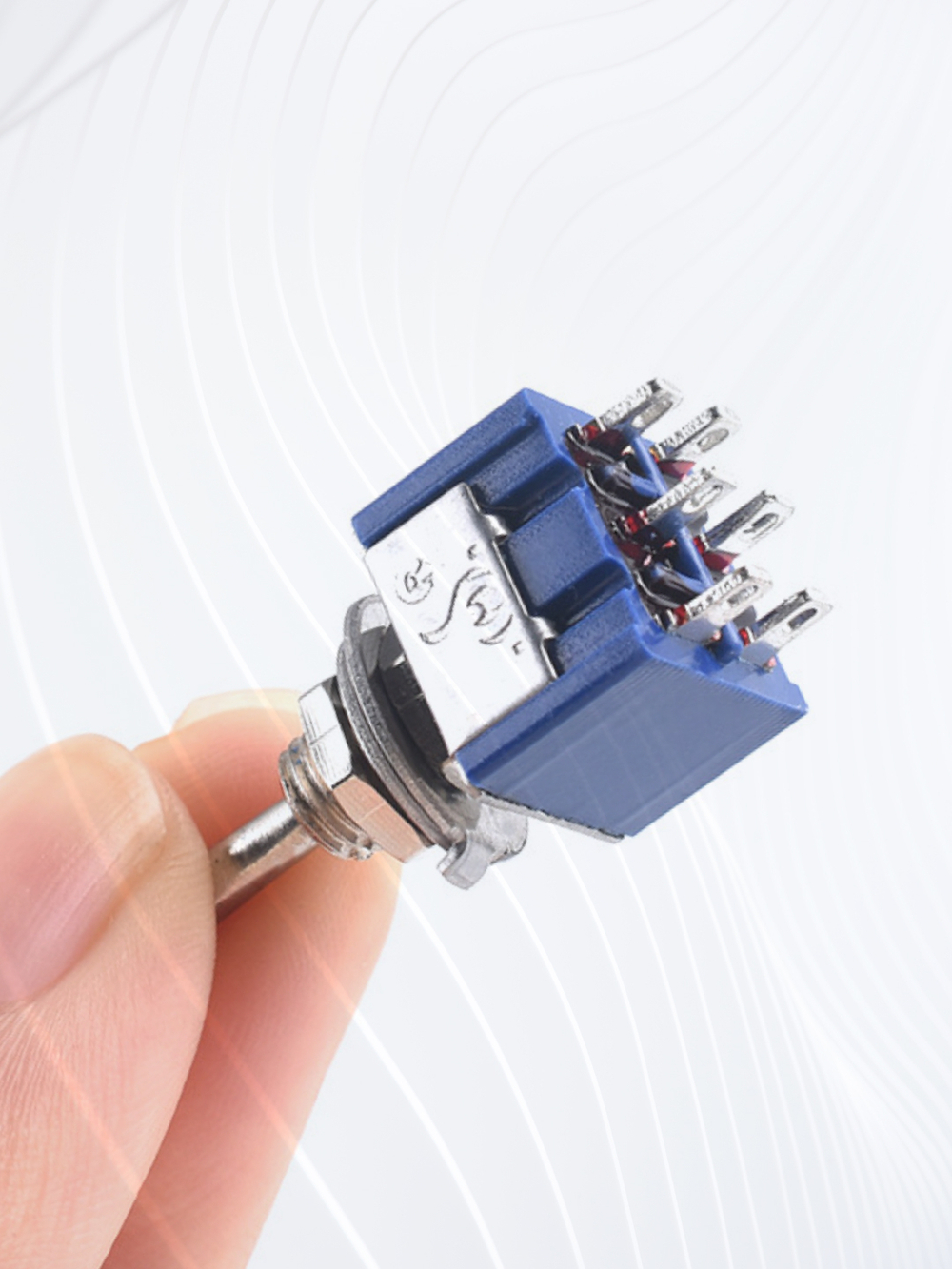 Тумблер MTS-203 (ON-OFF-ON)