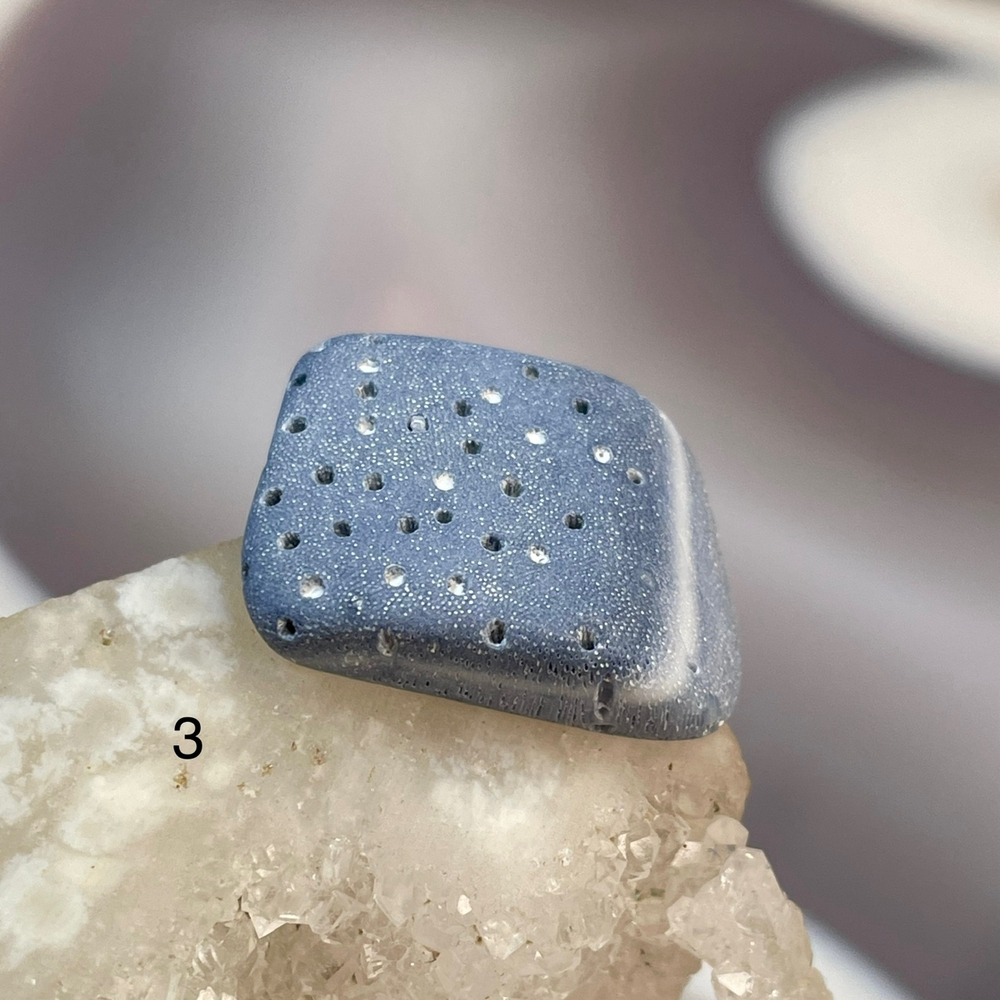 62223 Коралл голубой Галтовка 20-34мм--16