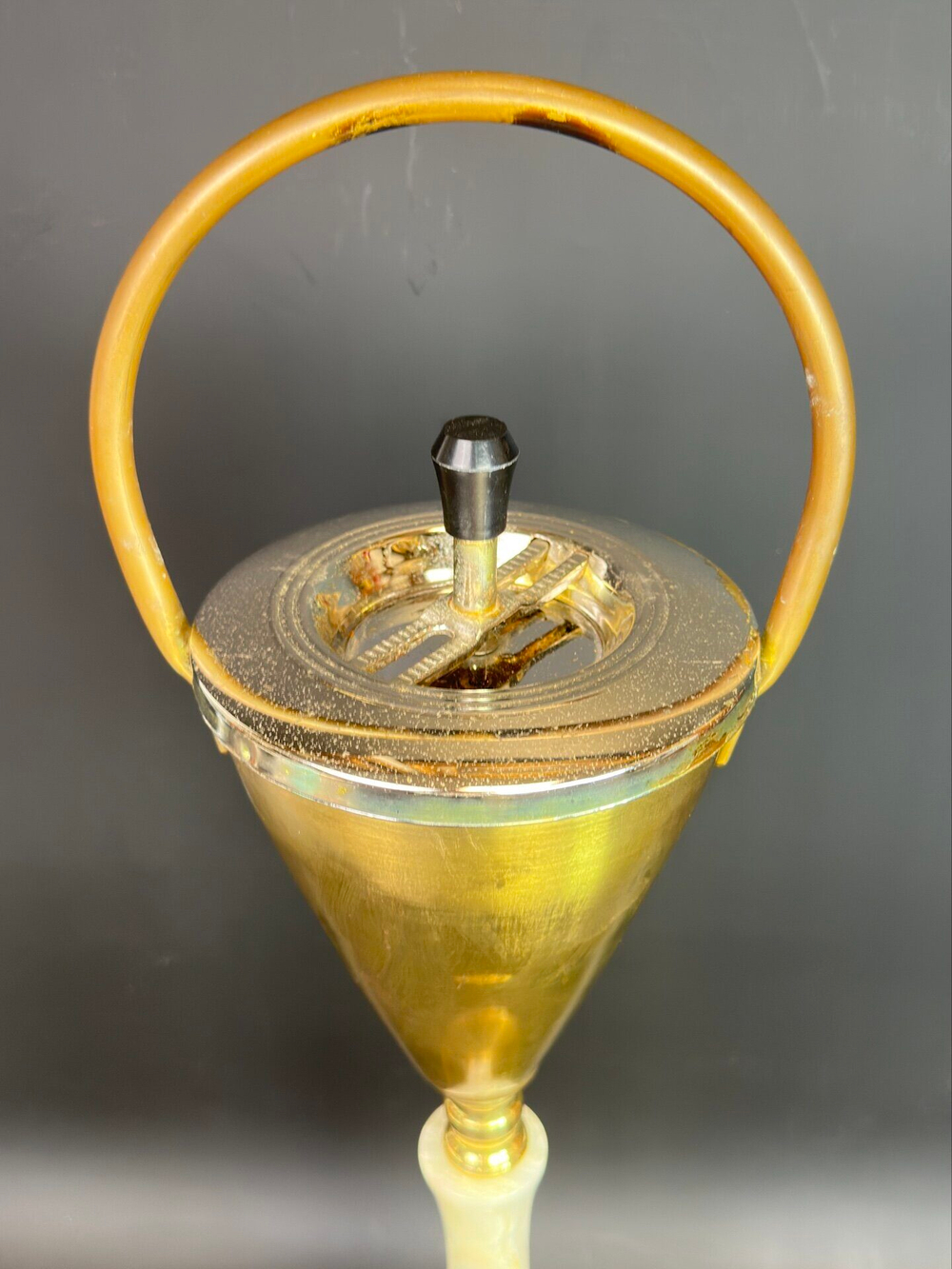 Напольная пепельница